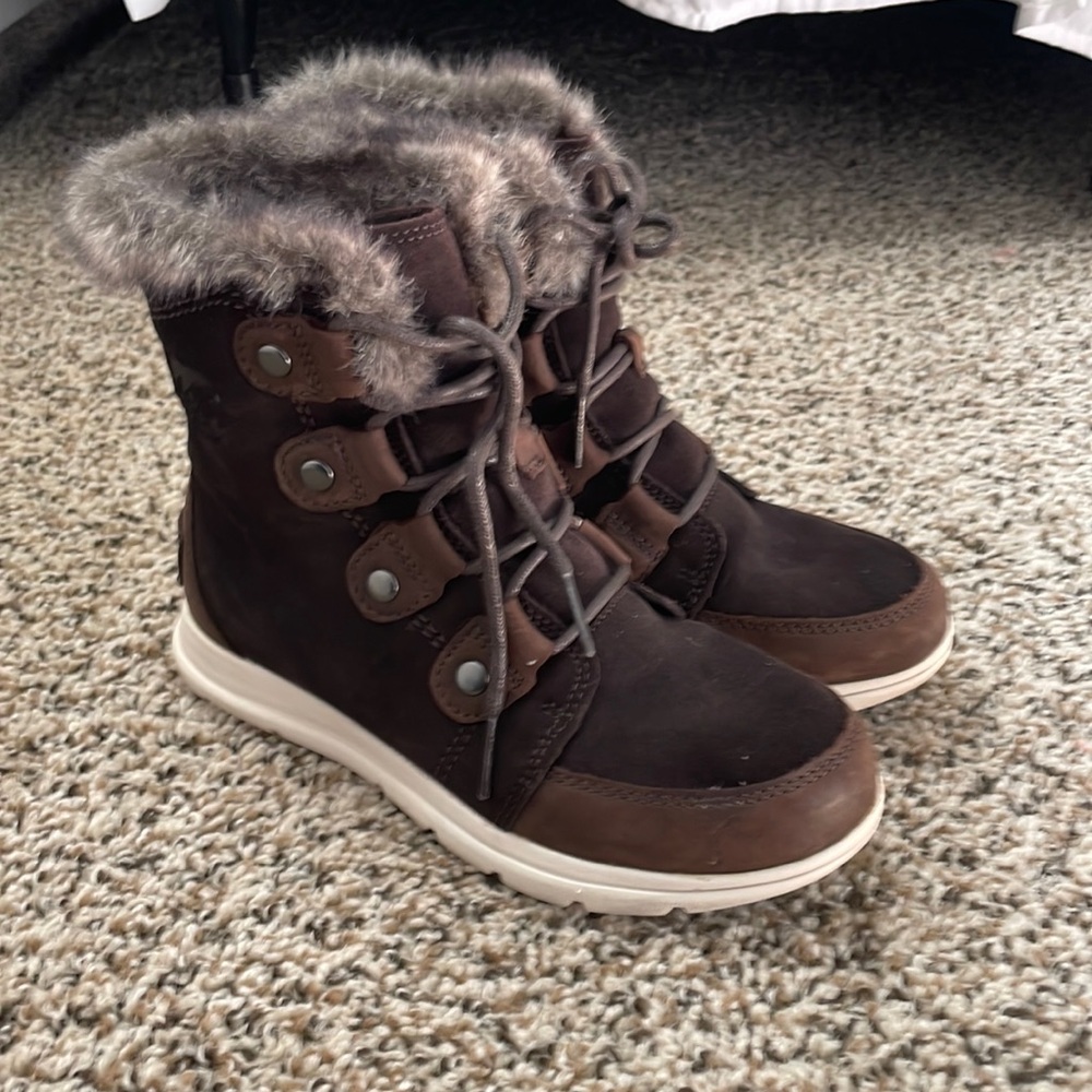 Sorrel Women’s Explorer Next Joan Cozy Boot (brown)
